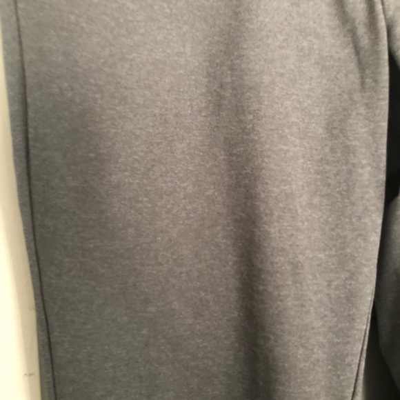 Uniqlo Gray Stretchy Dress Pants (size small) - Picture 10 of 11